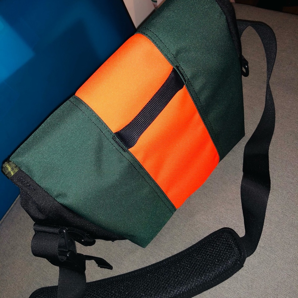 Brand new Timbuk2 small messenger bag